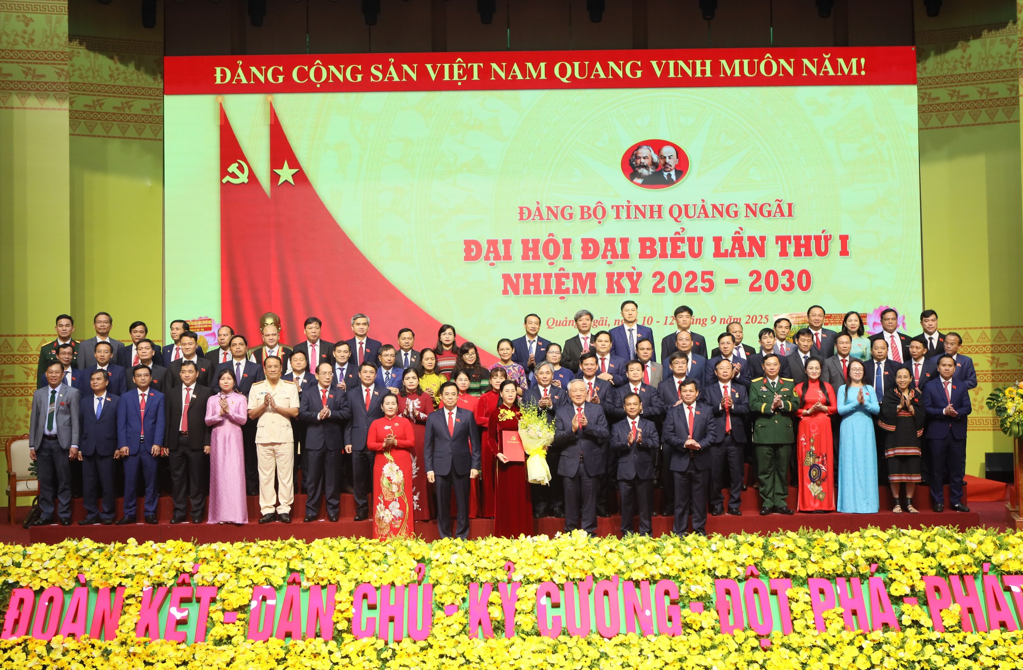 Bà Bùi Thị Quỳnh Vân giữ chức Bí thư Tỉnh ủy Quảng Ngãi, nhiệm kỳ 2025–2030- Ảnh 1.