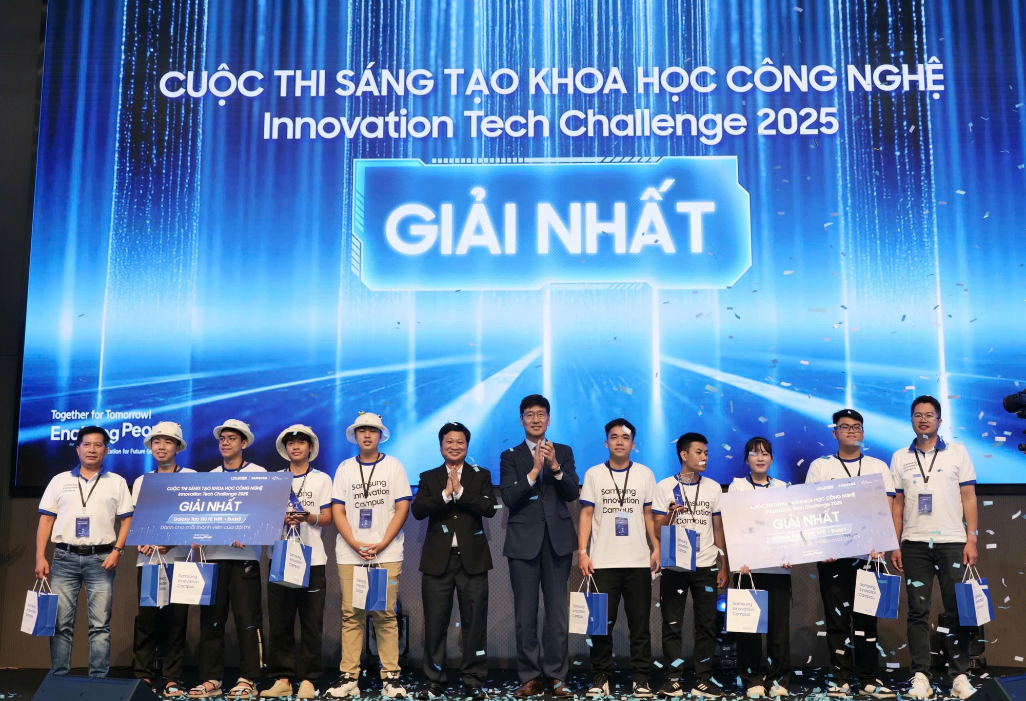 Samsung tiếp tục hỗ trợ thanh niên Việt Nam phát triển tài năng công nghệ- Ảnh 1. Samsung tiếp tục hỗ trợ thanh niên Việt Nam phát triển tài năng công nghệ- Ảnh 1.