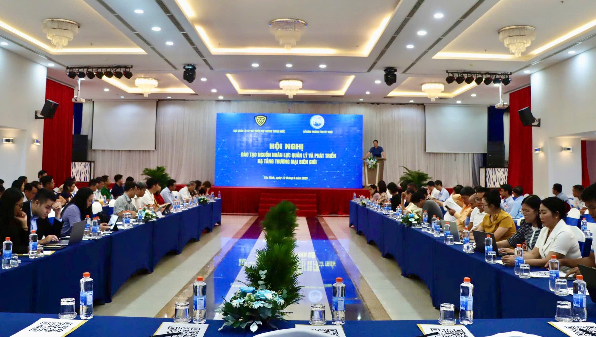 Nâng cao chất lượng đội ngũ quản lý và phát triển hạ tầng thương mại biên giới- Ảnh 2.