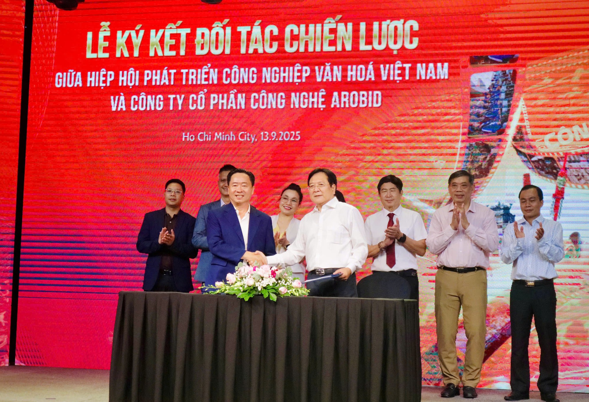 Phát triển công nghiệp văn hóa Việt - Sức mạnh mềm trong kỷ nguyên số- Ảnh 2. Phát triển công nghiệp văn hóa Việt - Sức mạnh mềm trong kỷ nguyên số- Ảnh 2.