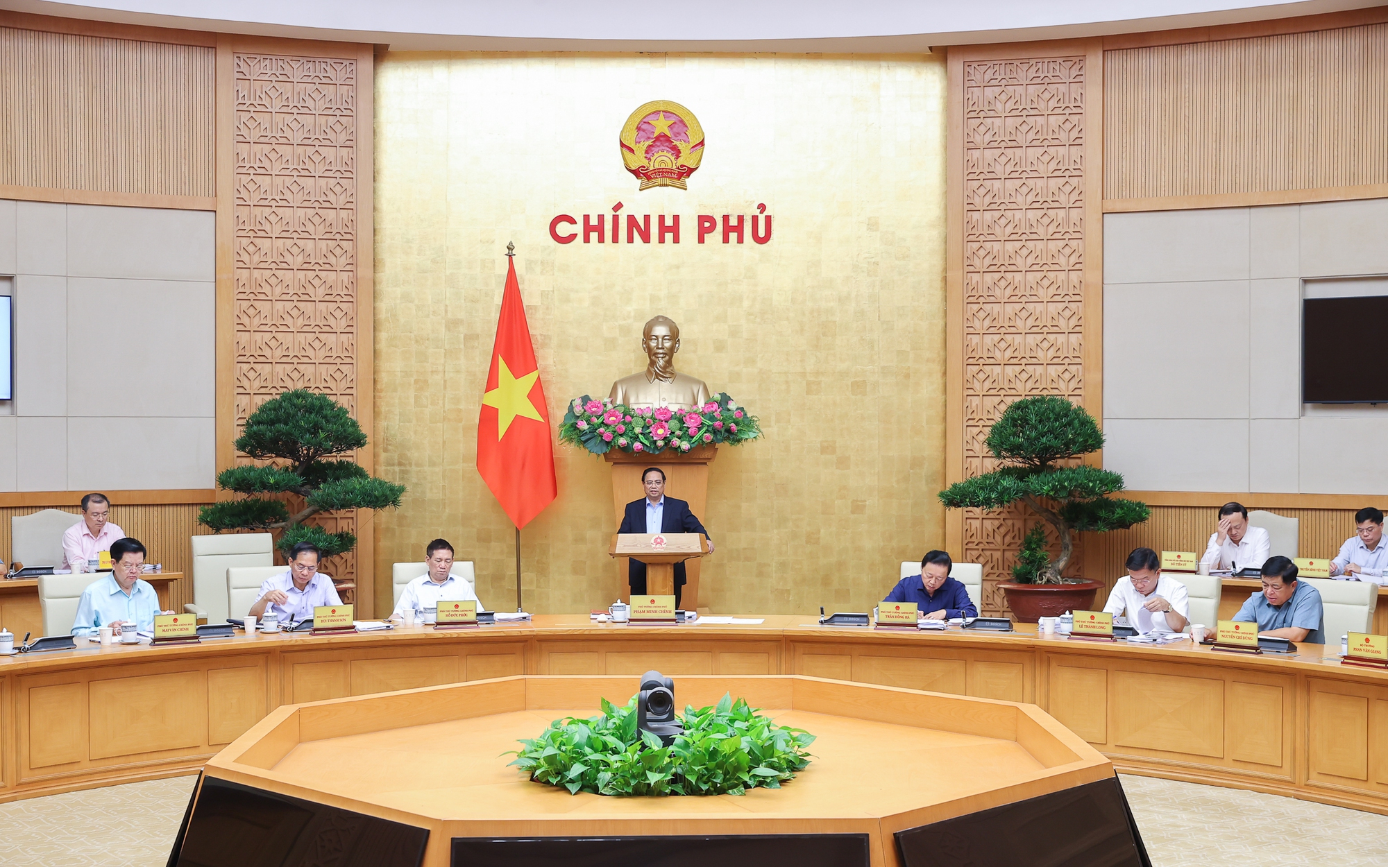 Chính phủ thảo luận về 11 dự án luật, nghị quyết quan trọng chuẩn bị trình Quốc hội