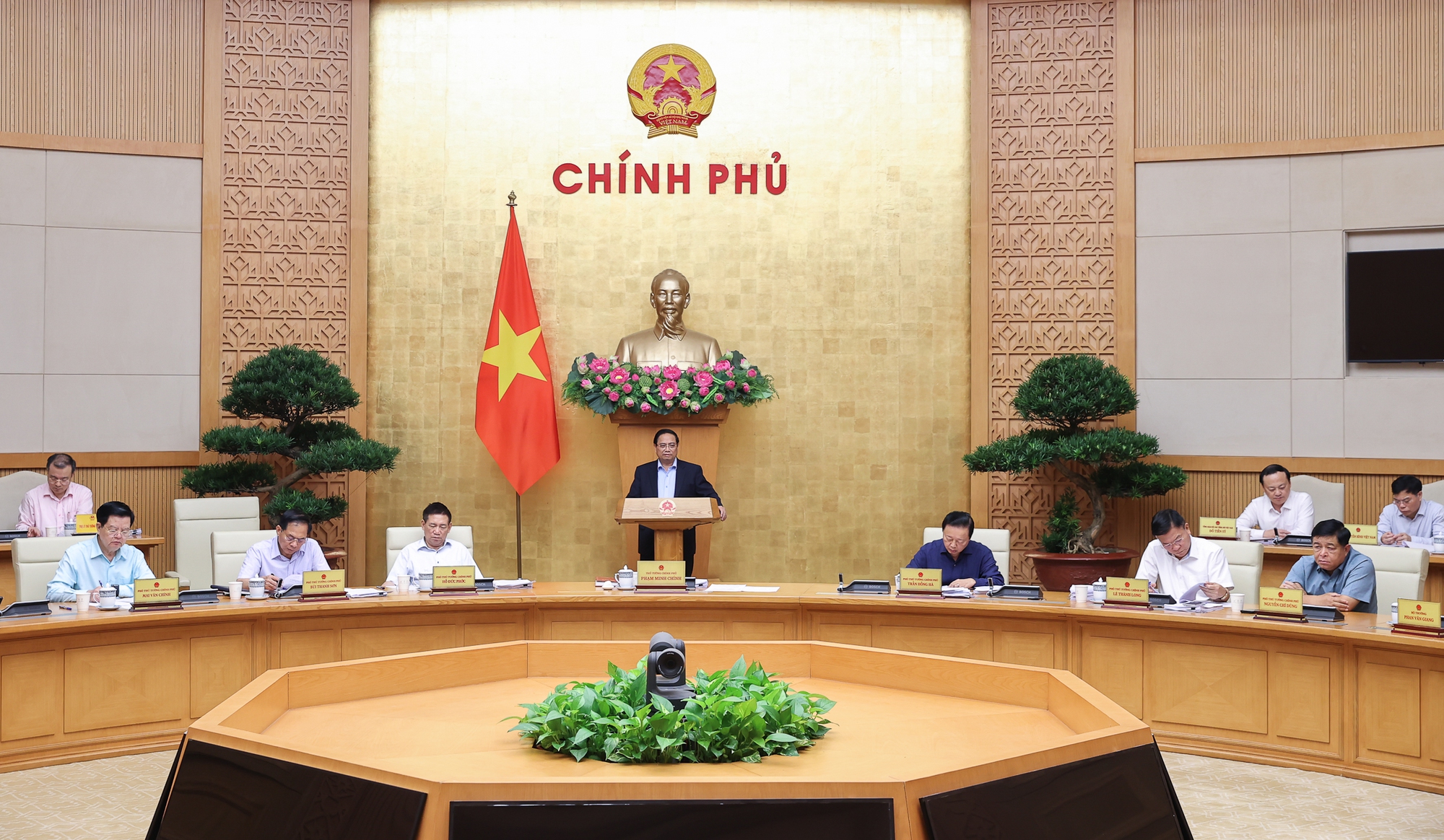 Thủ tướng: Tháo gỡ các vướng mắc pháp luật đang cản trở kiến tạo, phát triển nhanh và bền vững- Ảnh 2.