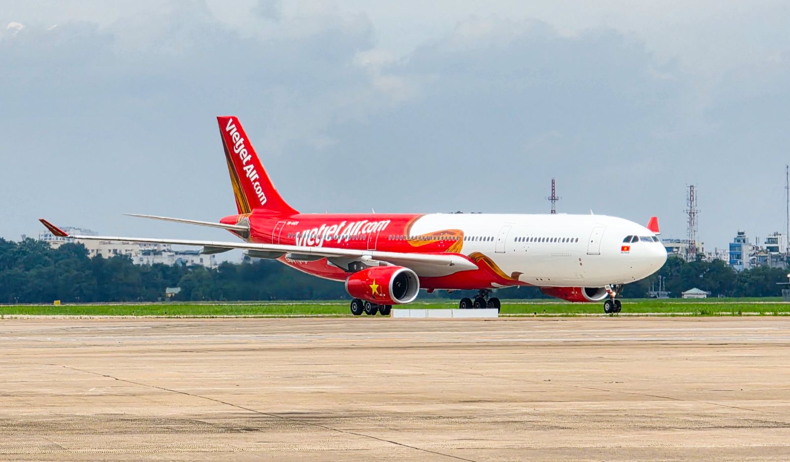 Vietjet đón tàu bay thân rộng, sẵn sàng cho cao điểm cuối năm- Ảnh 1. Vietjet đón tàu bay thân rộng, sẵn sàng cho cao điểm cuối năm- Ảnh 1.