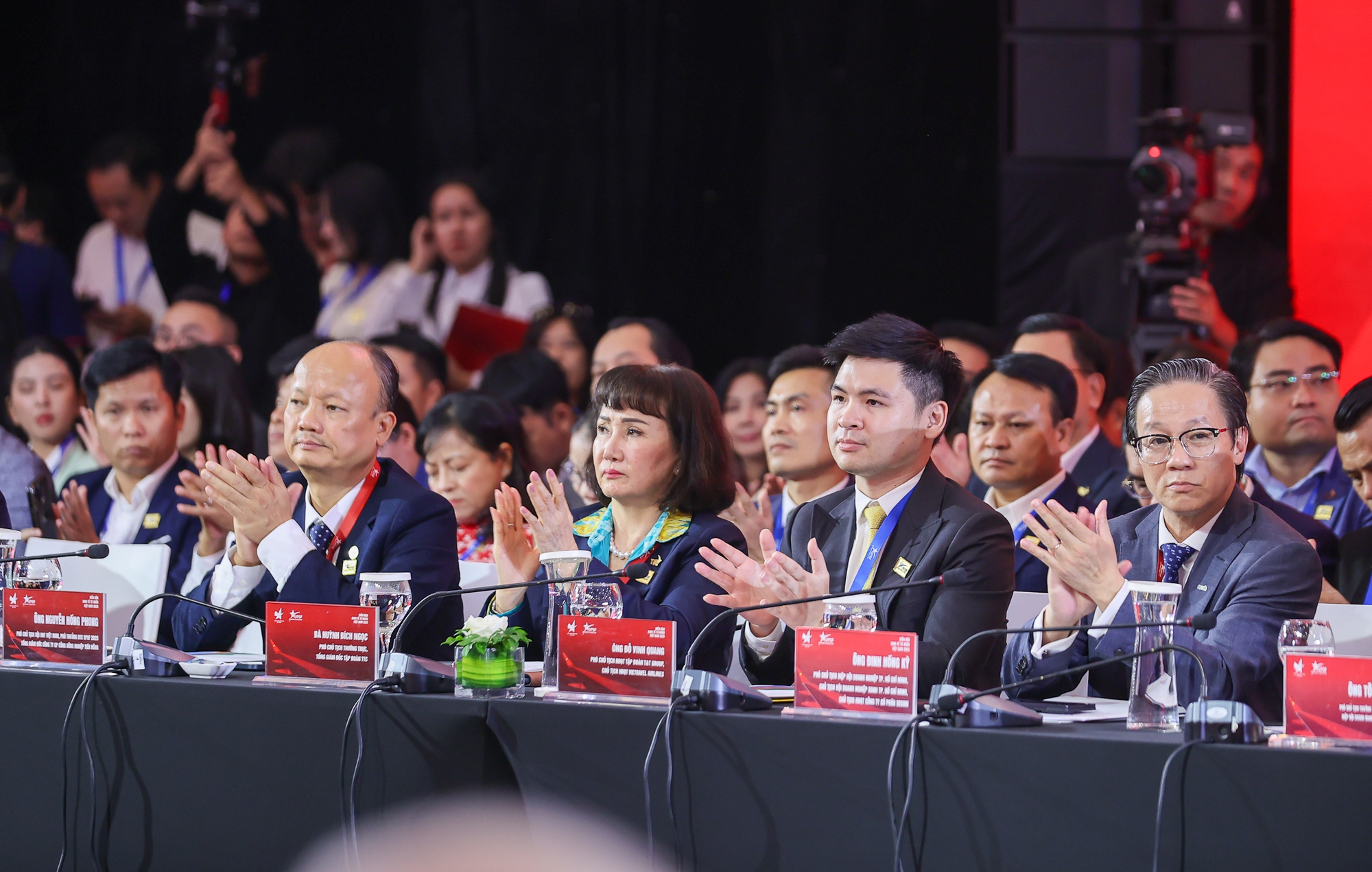 Doanh nghiệp tư nhân chung tay cùng Nhà nước vì khát vọng Việt Nam hùng cường- Ảnh 1. Doanh nghiệp tư nhân chung tay cùng Nhà nước vì khát vọng Việt Nam hùng cường- Ảnh 1.