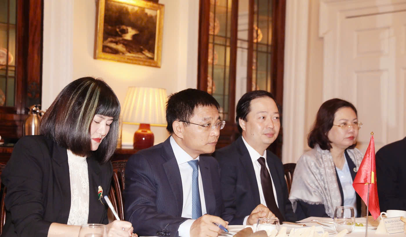 Khu tài chính London phối hợp chặt chẽ với Việt Nam phát triển Trung tâm tài chính quốc tế- Ảnh 2.
