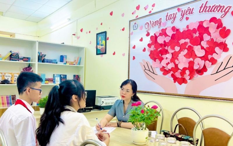 Bảo đảm thực hiện kịp thời khi người học gặp khó khăn, có nhu cầu cần tư vấn, hỗ trợ