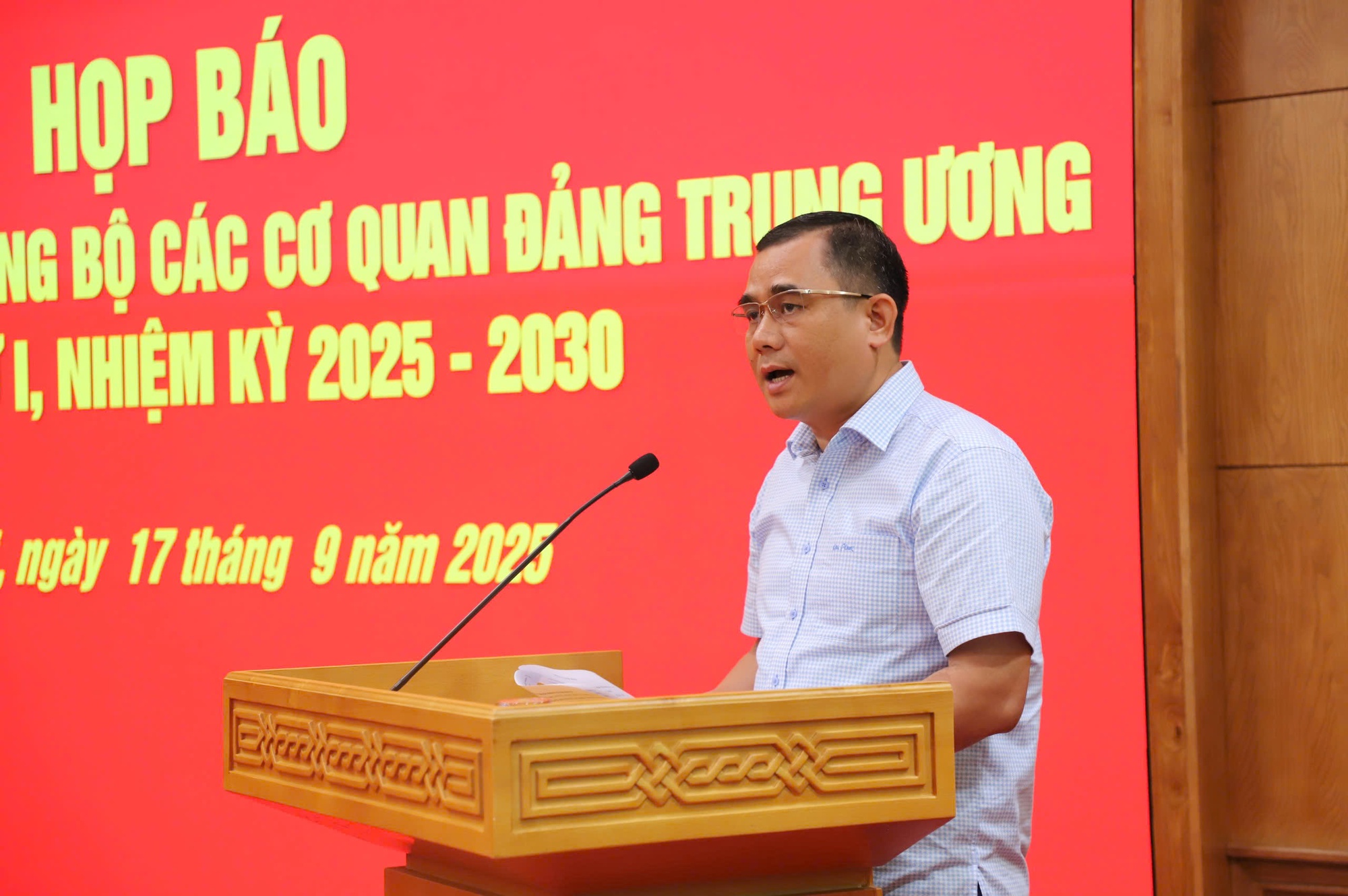 Đại hội Đảng bộ các cơ quan Đảng Trung ương lần thứ I: Tiếp tục đổi mới, nâng tầm tham mưu chiến lược- Ảnh 2. Đại hội Đảng bộ các cơ quan Đảng Trung ương lần thứ I: Tiếp tục đổi mới, nâng tầm tham mưu chiến lược- Ảnh 2.