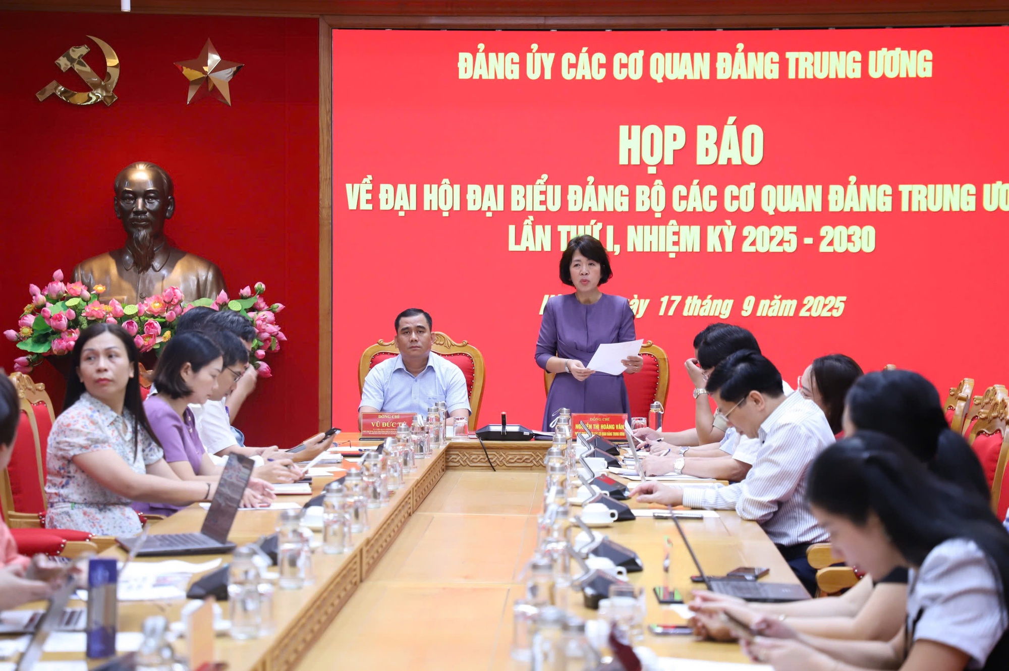 Đại hội Đảng bộ các cơ quan Đảng Trung ương lần thứ I: Tiếp tục đổi mới, nâng tầm tham mưu chiến lược- Ảnh 1. Đại hội Đảng bộ các cơ quan Đảng Trung ương lần thứ I: Tiếp tục đổi mới, nâng tầm tham mưu chiến lược- Ảnh 1.