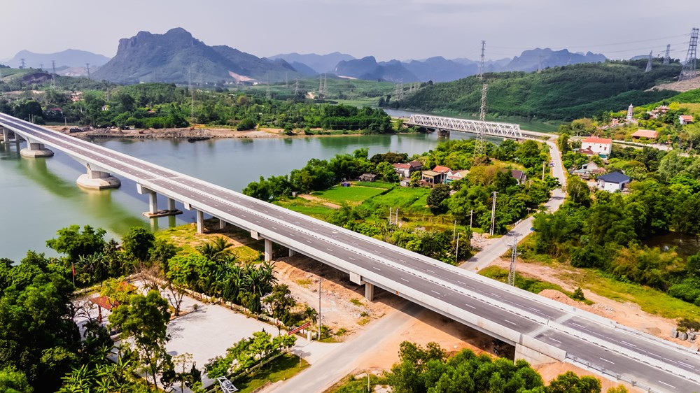 Quảng Trị tri ân những anh hùng đã ngã xuống tại Bến phà II Long Đại- Ảnh 1. Quảng Trị tri ân những anh hùng đã ngã xuống tại Bến phà II Long Đại- Ảnh 1.