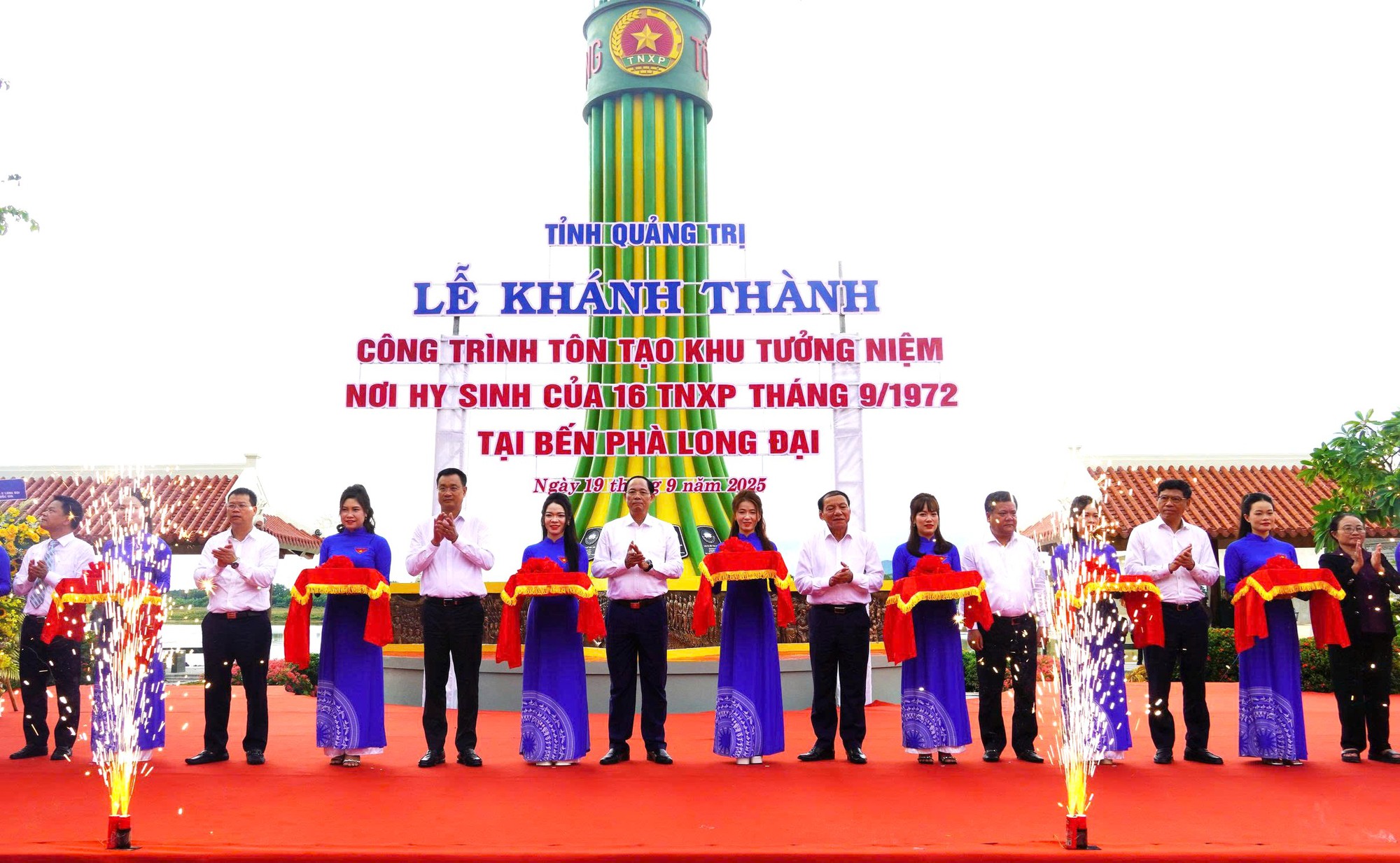 Quảng Trị khánh thành công trình tu bổ, tôn tạo và đón nhận bằng xếp hạng Di tích lịch sử quốc gia Bến phà II Long Đại- Ảnh 1. Quảng Trị khánh thành công trình tu bổ, tôn tạo và đón nhận bằng xếp hạng Di tích lịch sử quốc gia Bến phà II Long Đại- Ảnh 1.