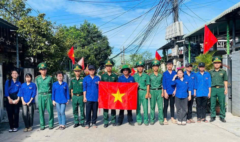 Hân hoan ngày Tết Độc lập khắp mọi miền Tổ quốc- Ảnh 5. Hân hoan ngày Tết Độc lập khắp mọi miền Tổ quốc- Ảnh 5.