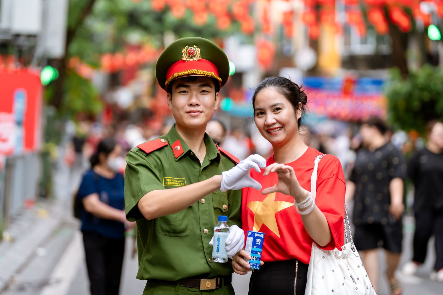 Vinamilk hòa nhịp cùng triệu trái tim mừng 80 năm Quốc khánh- Ảnh 6. Vinamilk hòa nhịp cùng triệu trái tim mừng 80 năm Quốc khánh- Ảnh 6.