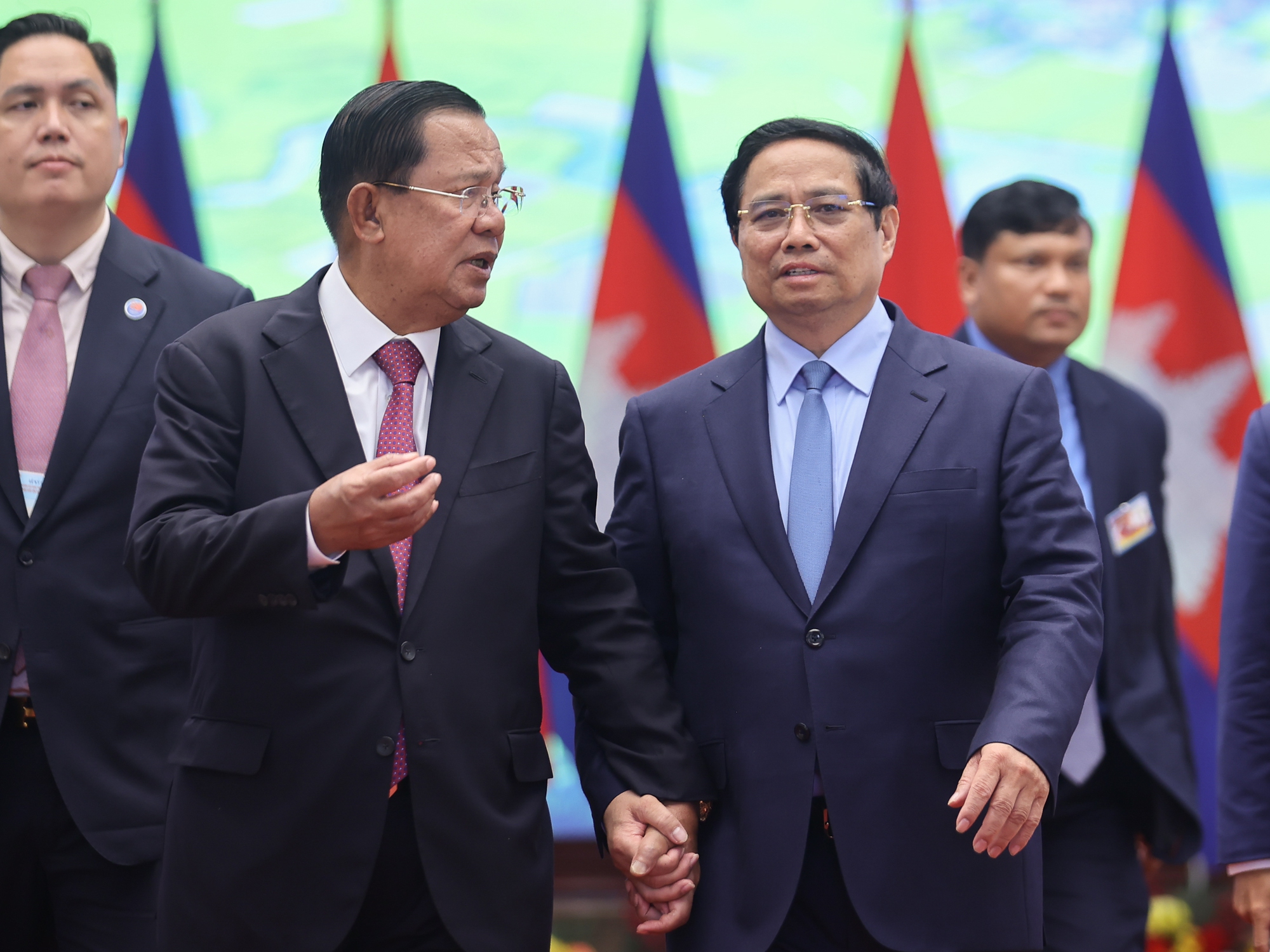 Chủ tịch Hun Sen: Việt Nam là nguồn cảm hứng cho phong trào đấu tranh giành độc lập của các dân tộc bị áp bức- Ảnh 3. Chủ tịch Hun Sen: Việt Nam là nguồn cảm hứng cho phong trào đấu tranh giành độc lập của các dân tộc bị áp bức- Ảnh 3.
