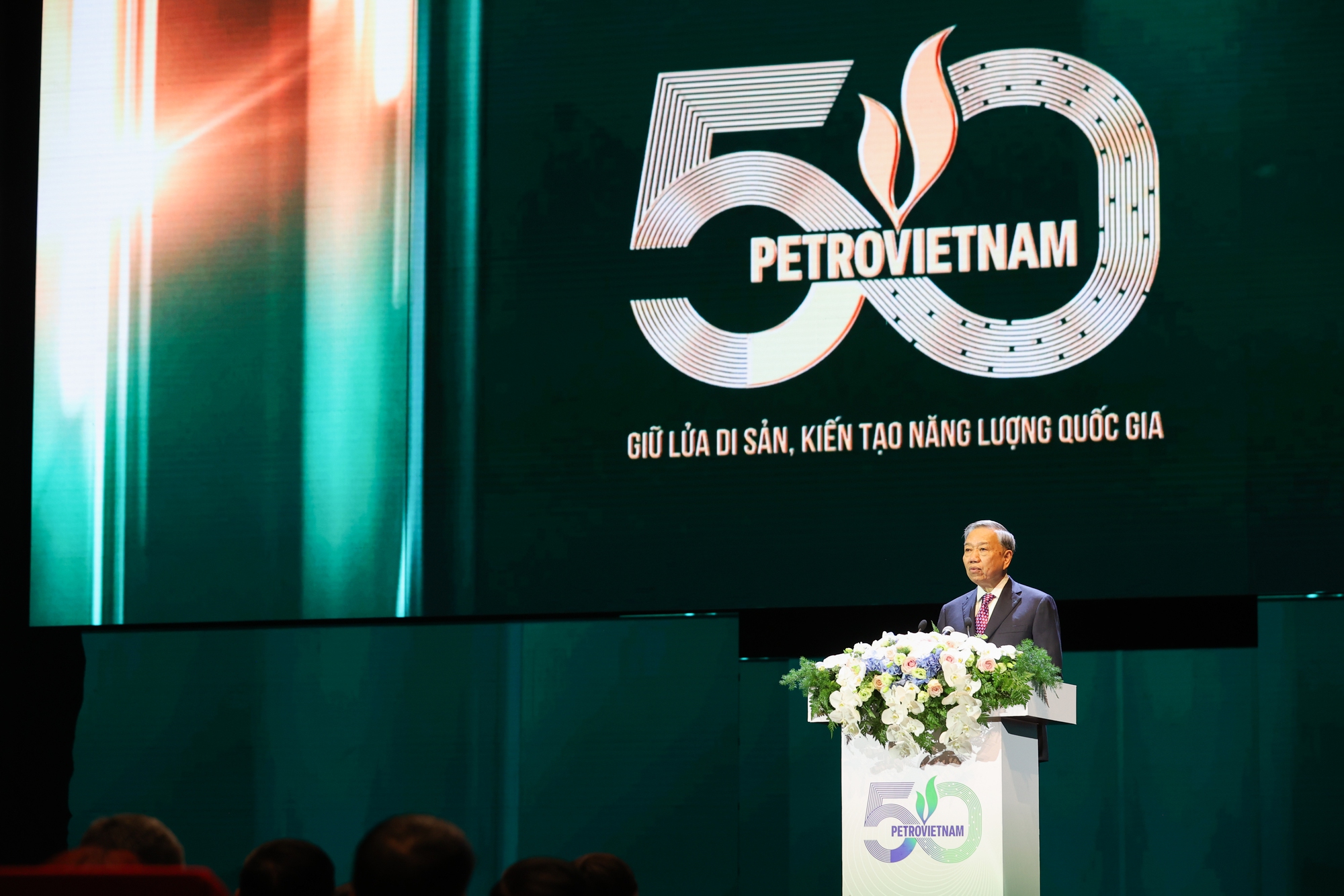 Phát biểu của Tổng Bí thư Tô Lâm tại Lễ kỷ niệm 50 năm thành lập Petrovietnam- Ảnh 2. Phát biểu của Tổng Bí thư Tô Lâm tại Lễ kỷ niệm 50 năm thành lập Petrovietnam- Ảnh 2.
