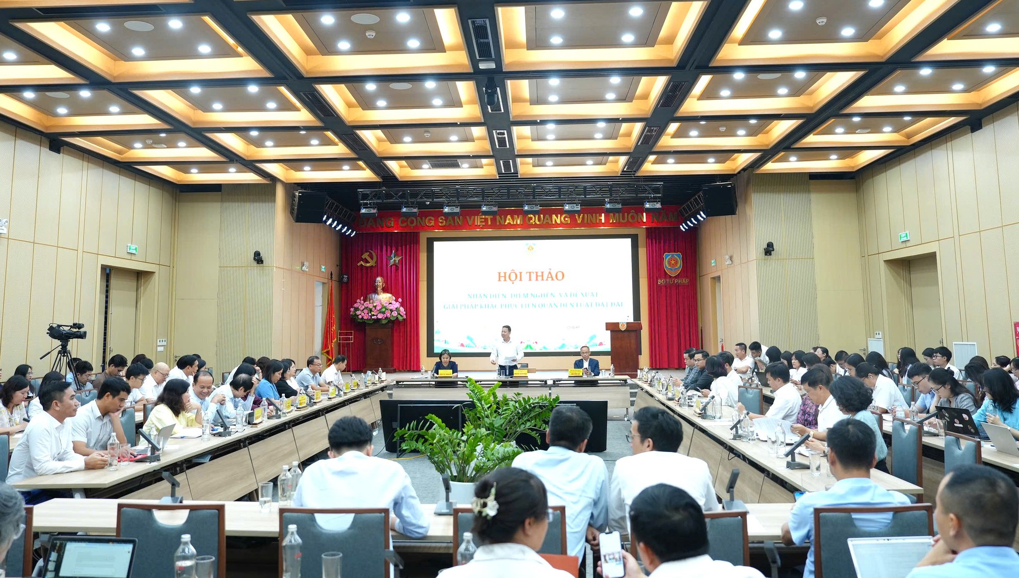 Nhận diện các ‘điểm nghẽn’, hoàn thiện pháp lý về đất đai- Ảnh 2.