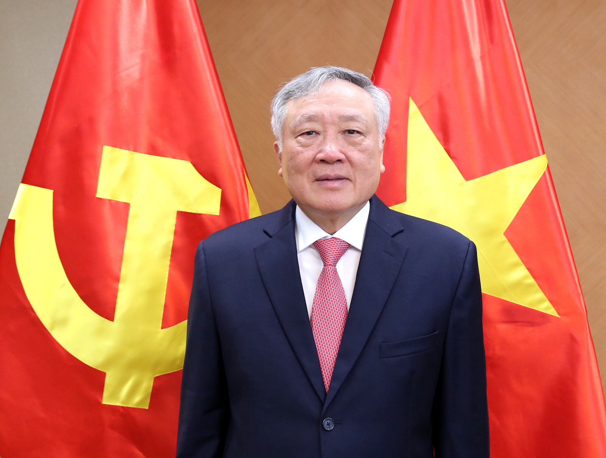 Phó Thủ tướng Thường trực Chính phủ Nguyễn Hòa Bình lên đường thăm làm việc tại UAE và Đức- Ảnh 1.