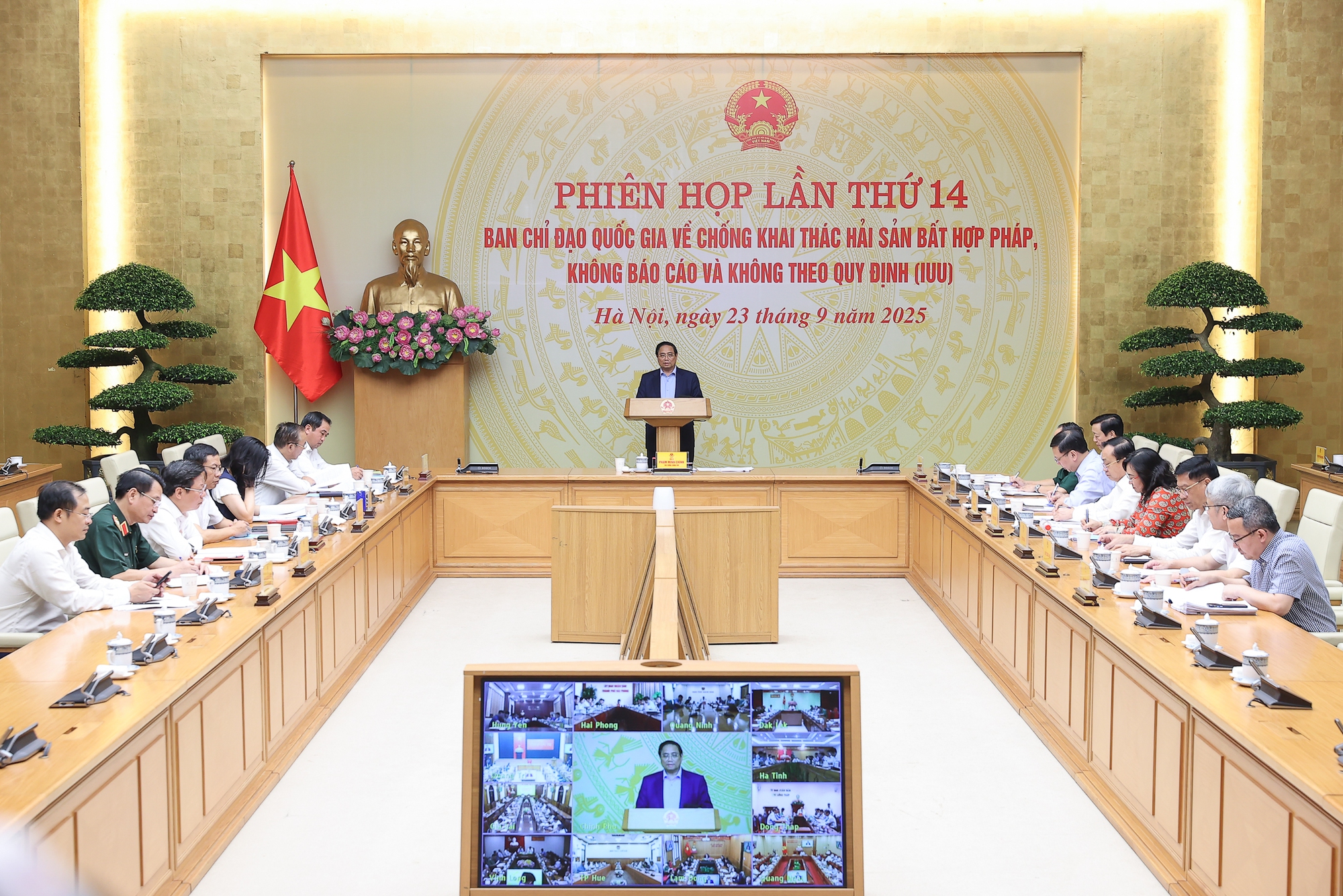 Thủ tướng: Kiểm điểm hằng tuần, quyết gỡ 'thẻ vàng' IUU trong năm 2025- Ảnh 2.