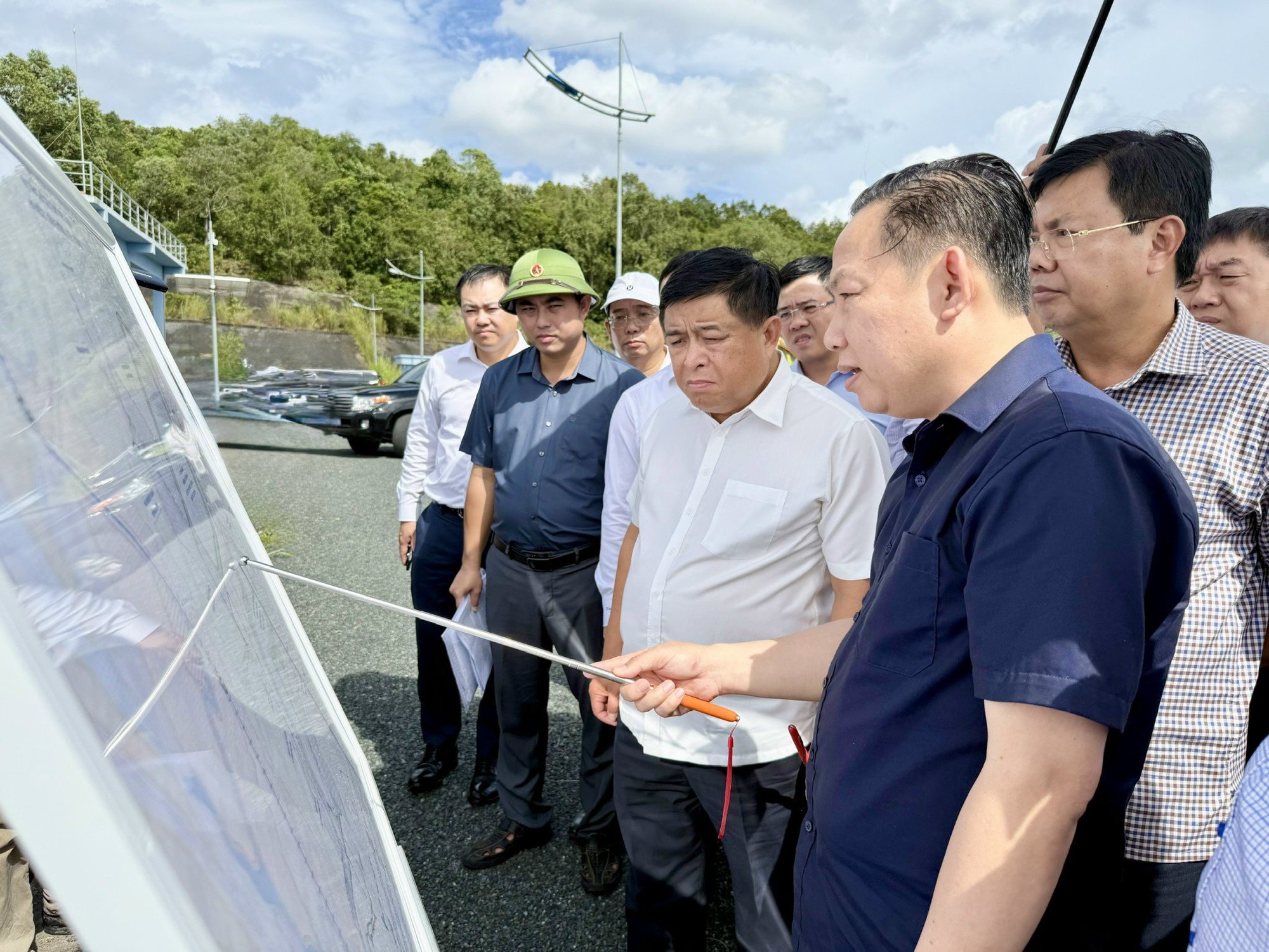 Chủ động, quyết liệt hơn để triển khai dự án phục vụ APEC 2027 tốt nhất, nhanh nhất, chất lượng nhất- Ảnh 2.
