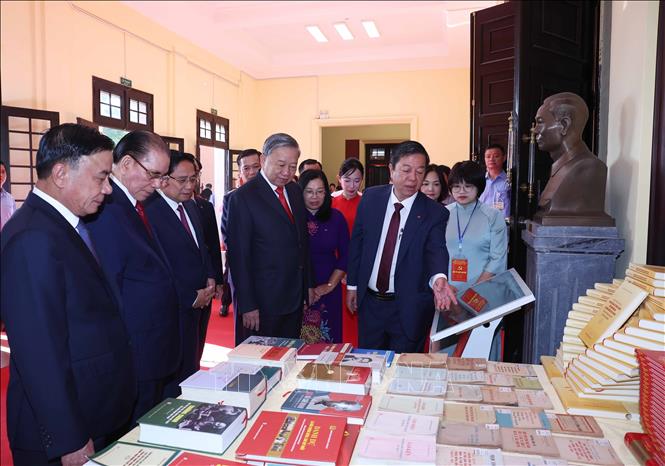 Khai mạc Đại hội đại biểu Đảng bộ các cơ quan Đảng Trung ương lần thứ I, nhiệm kỳ 2025-2030- Ảnh 7.
