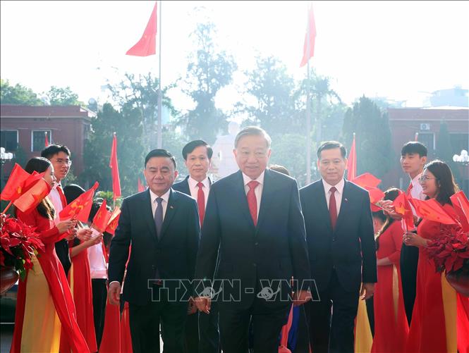 Khai mạc Đại hội đại biểu Đảng bộ các cơ quan Đảng Trung ương lần thứ I, nhiệm kỳ 2025-2030- Ảnh 1.