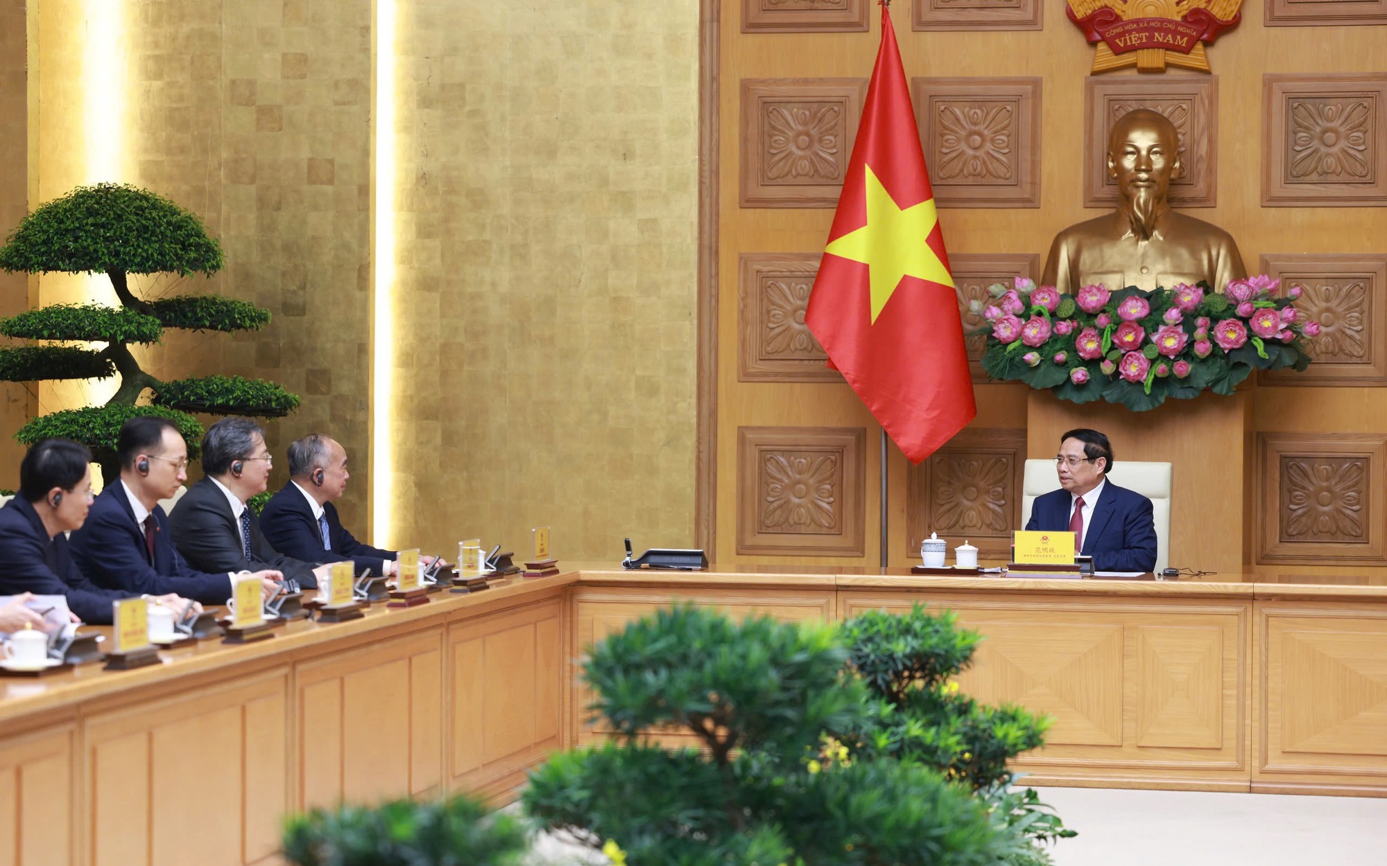 Thủ tướng Phạm Minh Chính tiếp Bí thư Tỉnh ủy Sơn Đông (Trung Quốc)