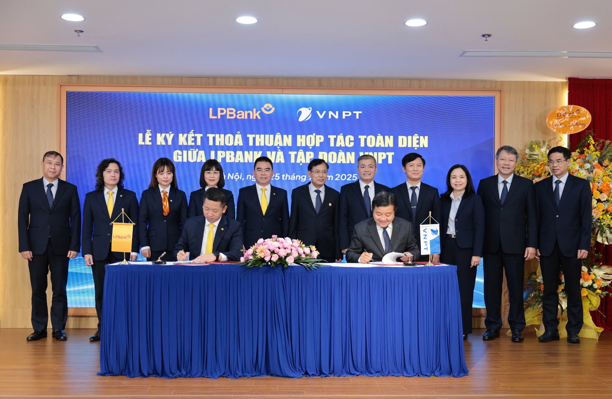 VNPT và LPBank cộng hưởng giá trị, nâng cao trải nghiệm khách hàng- Ảnh 1. VNPT và LPBank cộng hưởng giá trị, nâng cao trải nghiệm khách hàng- Ảnh 1.