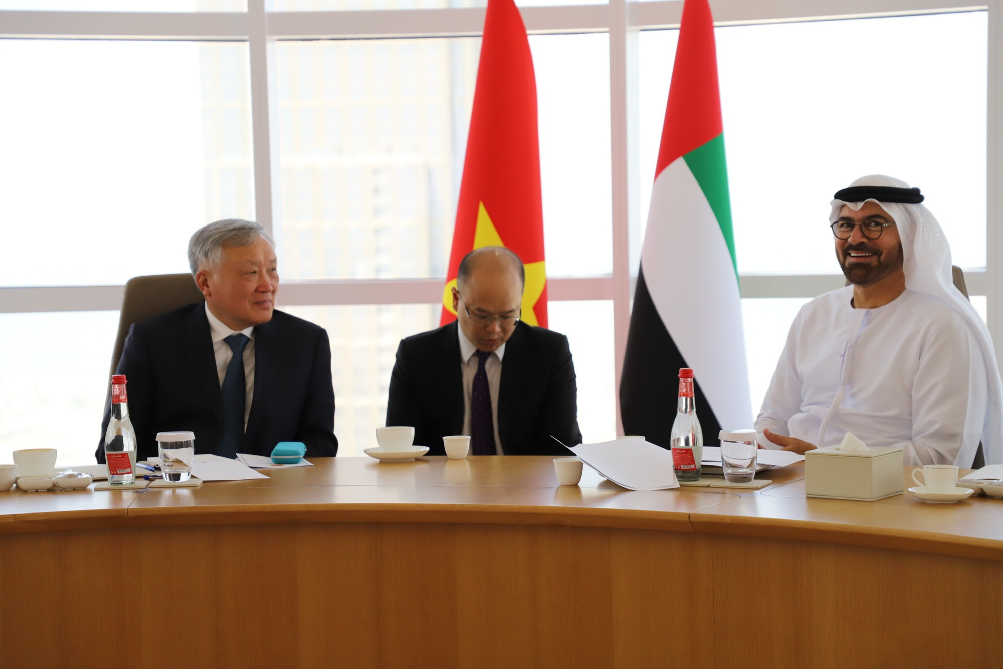 Việt Nam rất coi trọng việc học hỏi kinh nghiệm từ UAE trong cải cách thể chế và phát triển trung tâm tài chính quốc tế- Ảnh 1. Việt Nam rất coi trọng việc học hỏi kinh nghiệm từ UAE trong cải cách thể chế và phát triển trung tâm tài chính quốc tế- Ảnh 1.