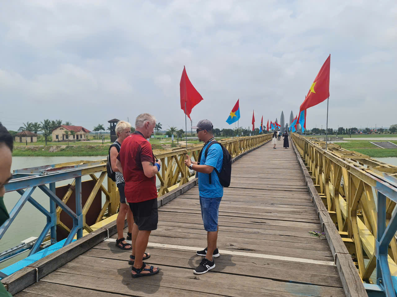 Convertir Quang Tri en un nuevo polo de crecimiento, un centro único de energía, logística y turismo - Foto 3. Xây dựng Quảng Trị trở thành cực tăng trưởng mới, là trung tâm năng lượng, logistics và du lịch đặc sắc- Ảnh 3.