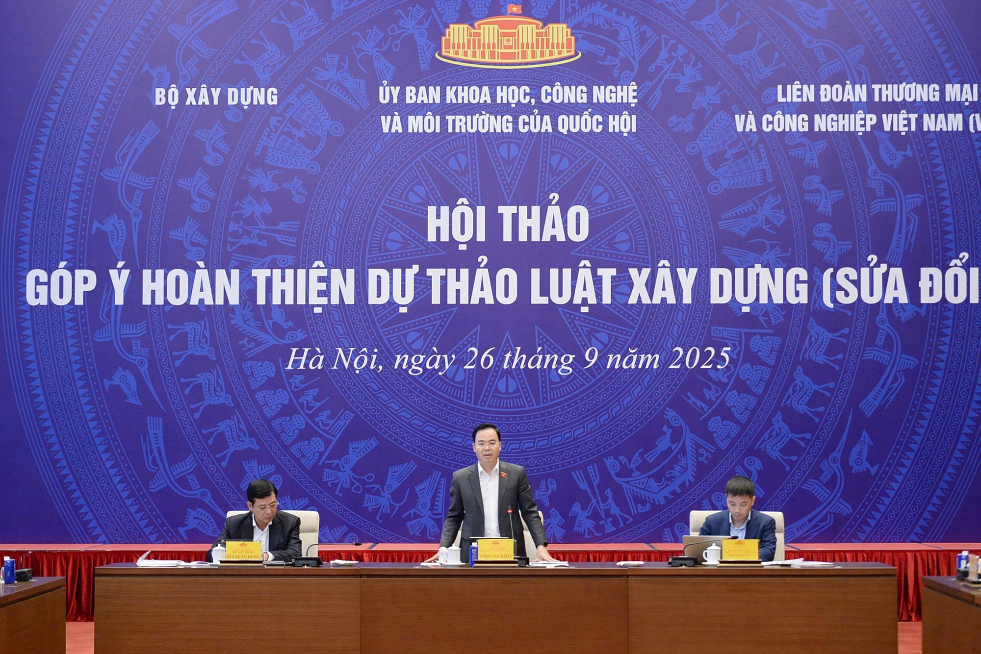 Dự thảo Luật Xây dựng sửa đổi: Bãi bỏ nhiều thủ tục, đẩy mạnh phân quyền cho địa phương- Ảnh 1. Dự thảo Luật Xây dựng sửa đổi: Bãi bỏ nhiều thủ tục, đẩy mạnh phân quyền cho địa phương- Ảnh 1.