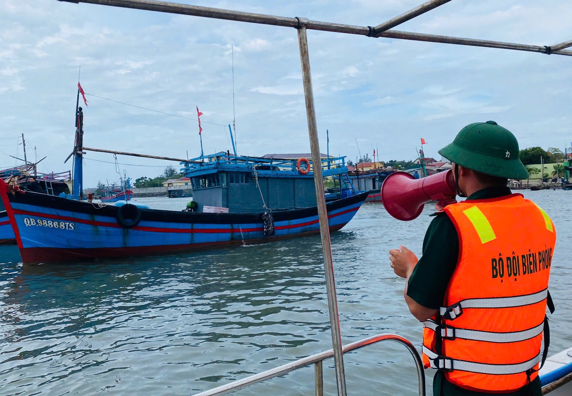 Quảng Trị khẩn trương triển khai ứng phó bão Bualoi- Ảnh 2.