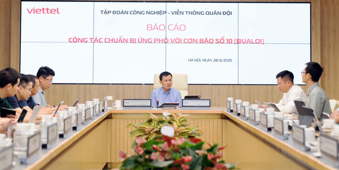 Viettel triển khai đồng bộ các biện pháp để ứng phó với mọi biến động của bão Bualoi- Ảnh 1.