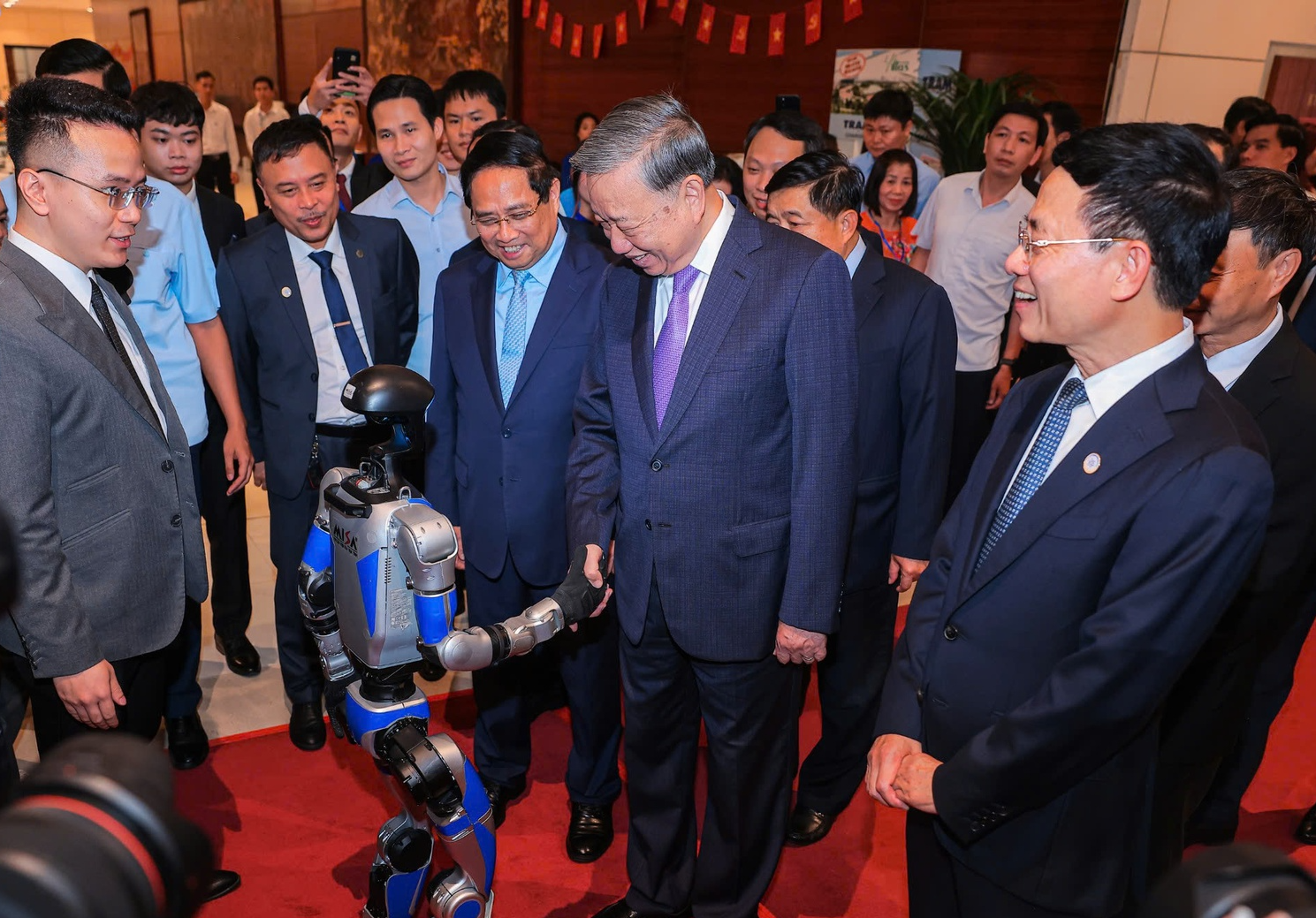 Tổng Bí thư chỉ rõ 'chìa khóa vàng' cho khát vọng Việt Nam hùng cường, thịnh vượng- Ảnh 2. Tổng Bí thư chỉ rõ 'chìa khóa vàng' cho khát vọng Việt Nam hùng cường, thịnh vượng- Ảnh 2.