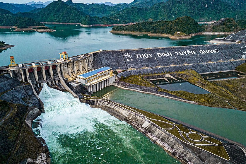 Thủy điện Tuyên Quang và Hòa Bình mở cửa xả đáy- Ảnh 1. Thủy điện Tuyên Quang và Hòa Bình mở cửa xả đáy- Ảnh 1.