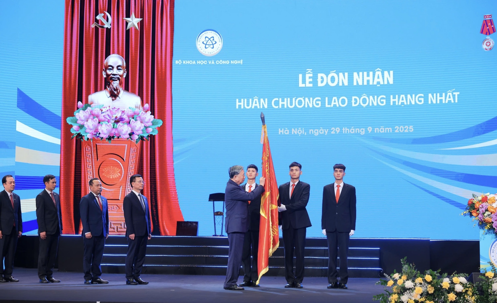 Tổng Bí thư chỉ rõ 'chìa khóa vàng' cho khát vọng Việt Nam hùng cường, thịnh vượng- Ảnh 3. Tổng Bí thư chỉ rõ 'chìa khóa vàng' cho khát vọng Việt Nam hùng cường, thịnh vượng- Ảnh 3.