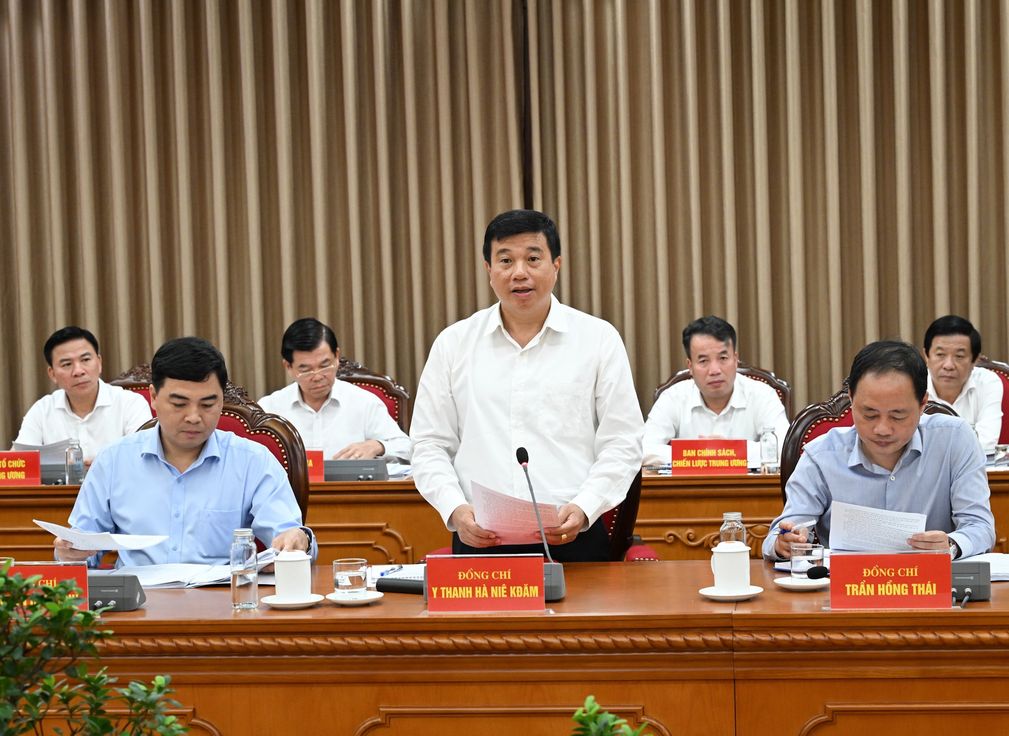 Bộ Chính trị cho ý kiến về công tác chuẩn bị Đại hội Đảng bộ tỉnh An Giang và Lâm Đồng- Ảnh 4. Bộ Chính trị cho ý kiến về công tác chuẩn bị Đại hội Đảng bộ tỉnh An Giang và Lâm Đồng- Ảnh 4.
