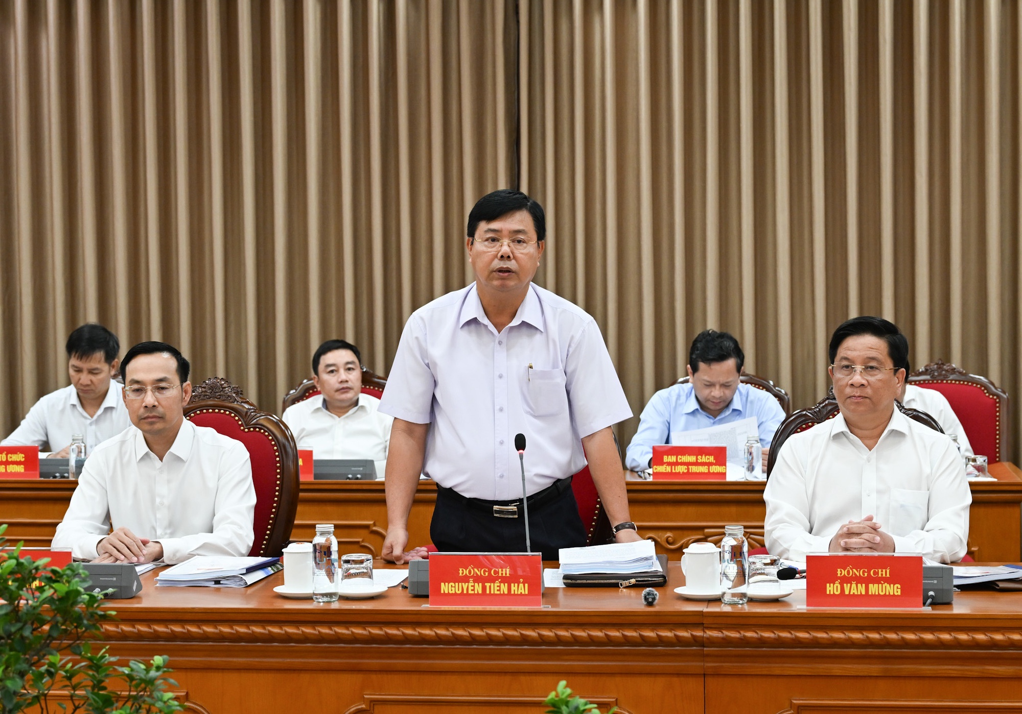 Bộ Chính trị cho ý kiến về công tác chuẩn bị Đại hội Đảng bộ tỉnh An Giang và Lâm Đồng- Ảnh 3. Bộ Chính trị cho ý kiến về công tác chuẩn bị Đại hội Đảng bộ tỉnh An Giang và Lâm Đồng- Ảnh 3.