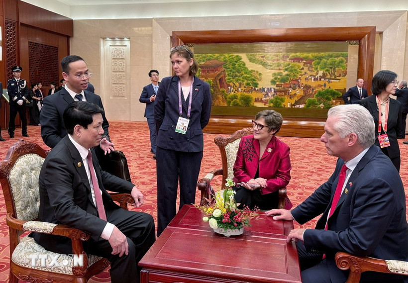 Chủ tịch nước gặp lãnh đạo các nước tại Lễ kỷ niệm chiến thắng phát xít- Ảnh 1. Chủ tịch nước gặp lãnh đạo các nước tại Lễ kỷ niệm chiến thắng phát xít- Ảnh 1.