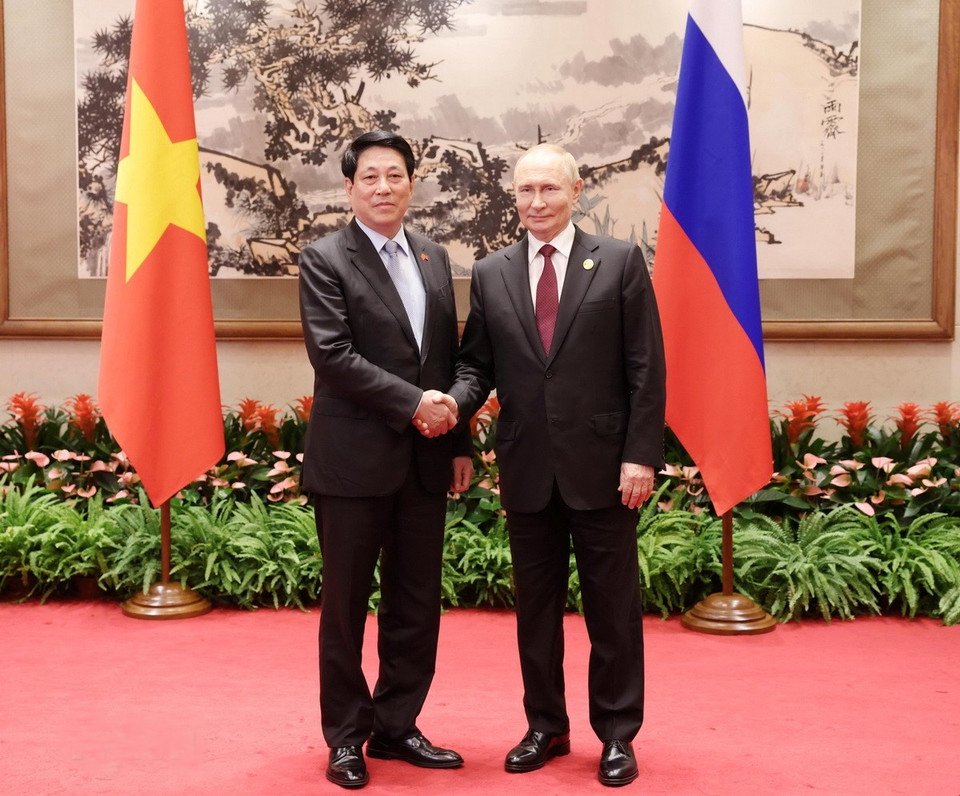 Chủ tịch nước Lương Cường hội kiến Tổng thống Nga Vladimir Putin- Ảnh 1. Chủ tịch nước Lương Cường hội kiến Tổng thống Nga Vladimir Putin- Ảnh 1.