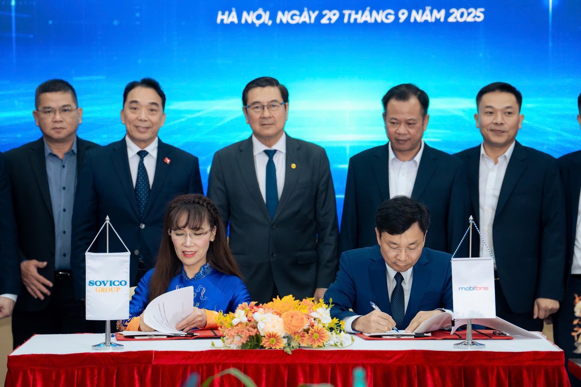 MobiFone và Sovico hợp tác xây dựng hệ sinh thái công nghệ đa tiện ích- Ảnh 1.