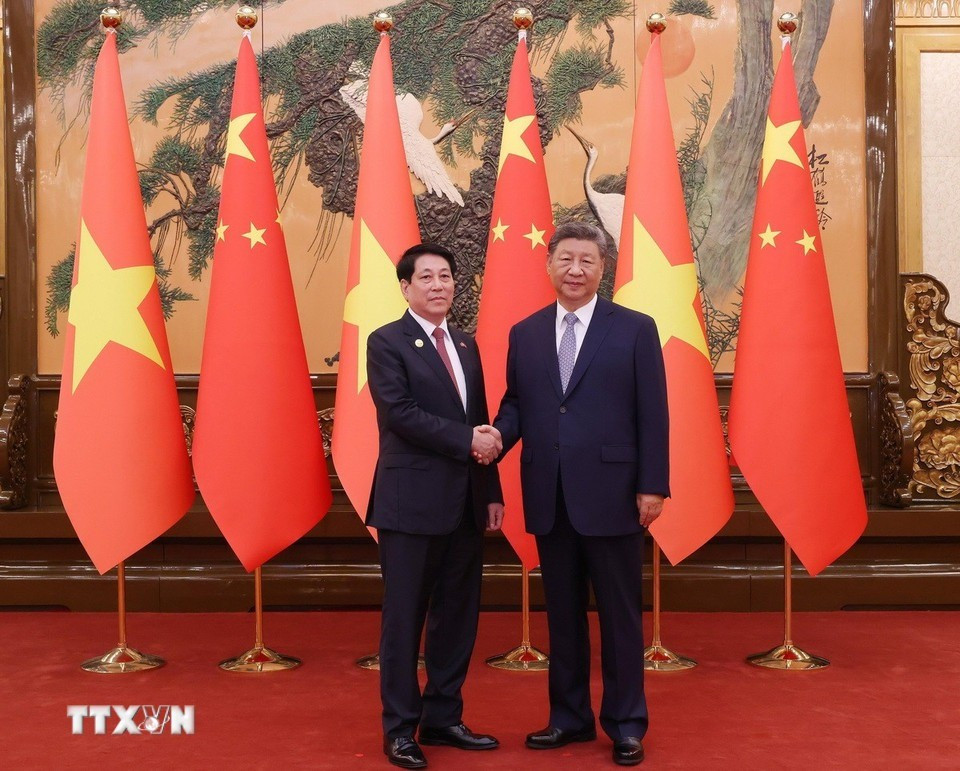 Chủ tịch nước Lương Cường hội đàm với Tổng Bí thư, Chủ tịch nước Trung Quốc Tập Cận Bình- Ảnh 1. Chủ tịch nước Lương Cường hội đàm với Tổng Bí thư, Chủ tịch nước Trung Quốc Tập Cận Bình- Ảnh 1.
