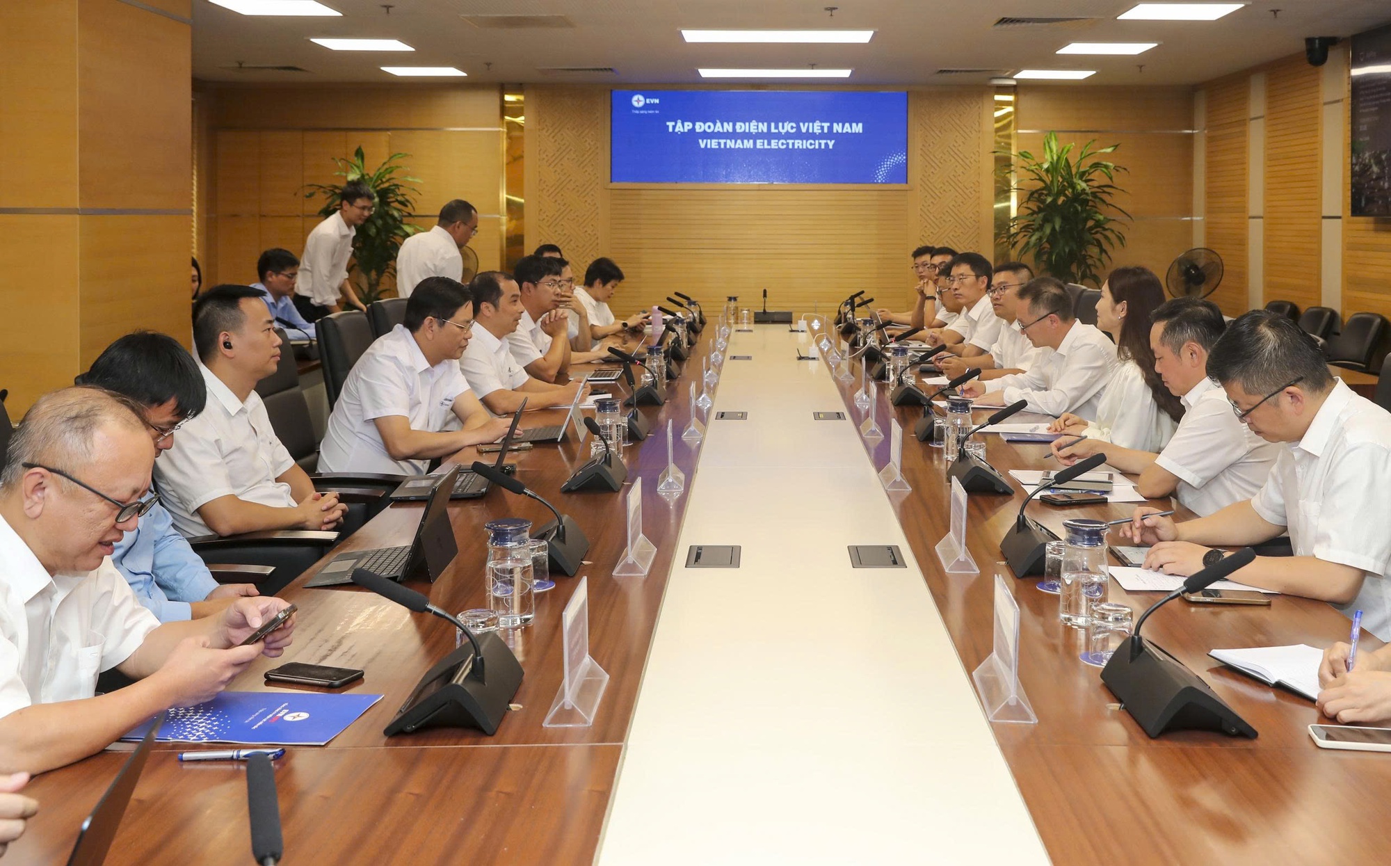 EVN và CSG-LMI mở rộng hợp tác năng lượng sạch- Ảnh 1.