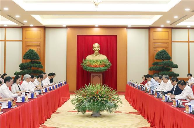 Bộ Chính trị cho ý kiến về công tác chuẩn bị Đại hội Đảng bộ MTTQ, các đoàn thể Trung ương- Ảnh 1. Bộ Chính trị cho ý kiến về công tác chuẩn bị Đại hội Đảng bộ MTTQ, các đoàn thể Trung ương- Ảnh 1.