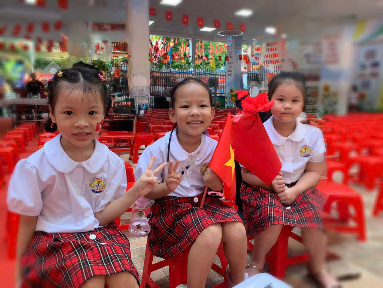 Chùm ảnh: Tưng bừng lễ khai giảng năm học mới 2025-2026 trên cả nước- Ảnh 17.