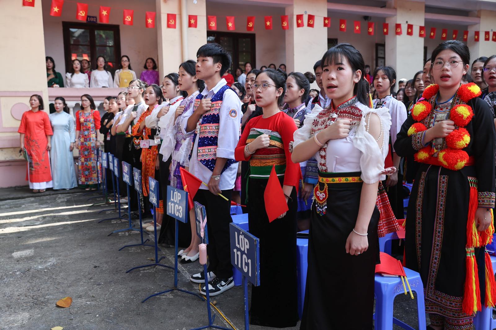 Chùm ảnh: Tưng bừng lễ khai giảng năm học mới 2025-2026 trên cả nước- Ảnh 6.