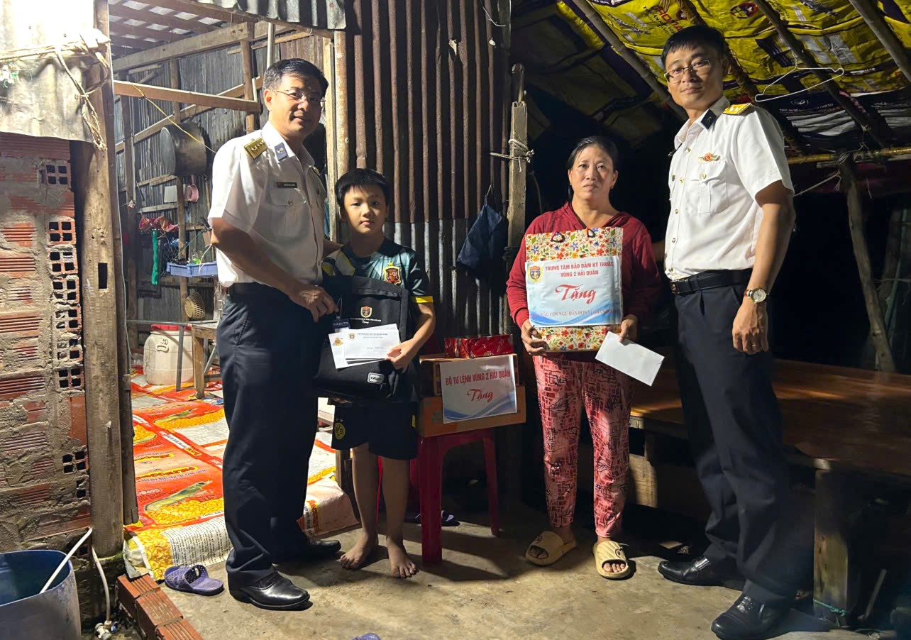 Không khí hân hoan khai giảng năm học mới lan tỏa khắp mọi miền Tổ quốc- Ảnh 21.