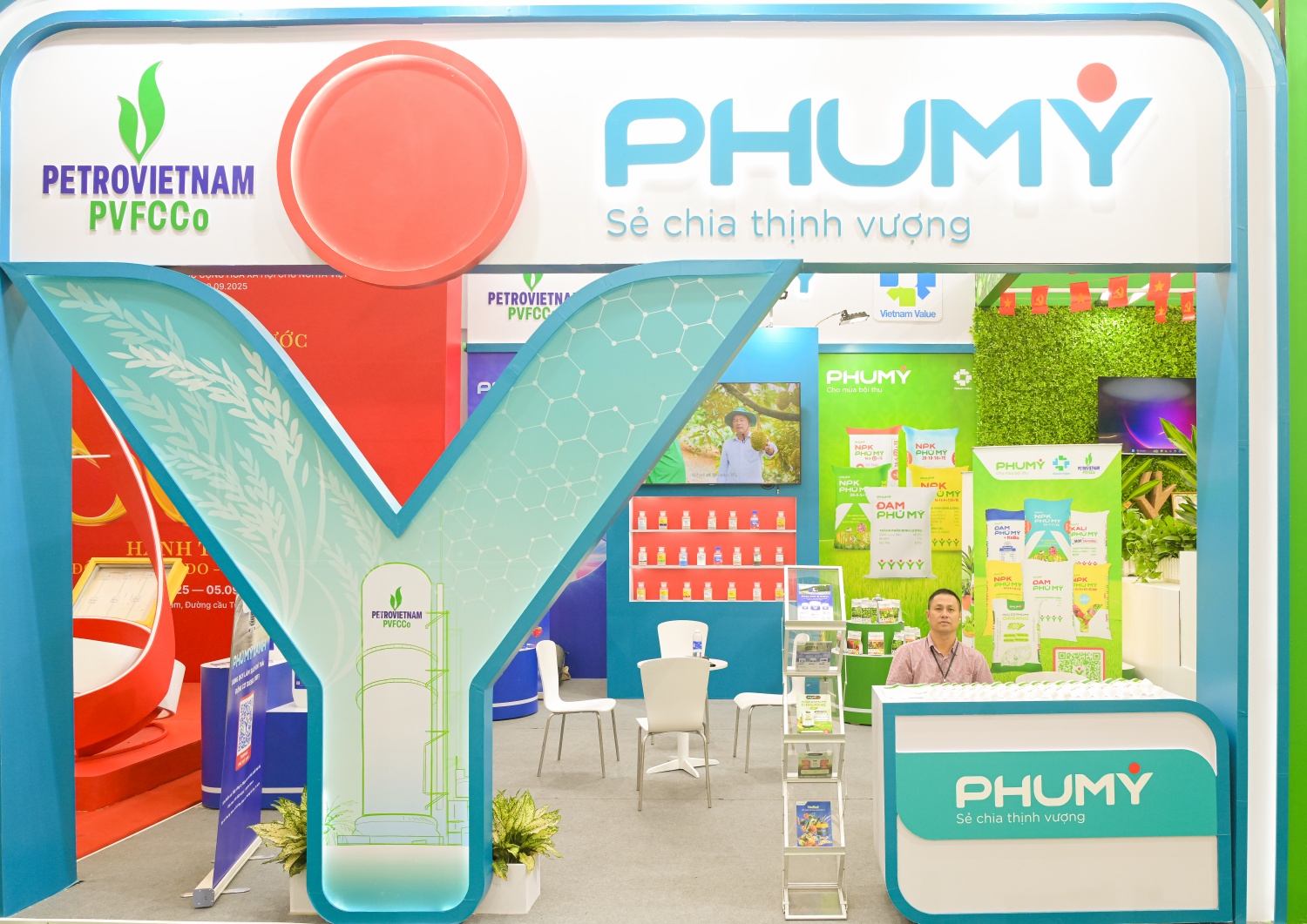 PVFCCo tham gia trưng bày tại Triển lãm thành tựu đất nước- Ảnh 1. PVFCCo tham gia trưng bày tại Triển lãm thành tựu đất nước- Ảnh 1.