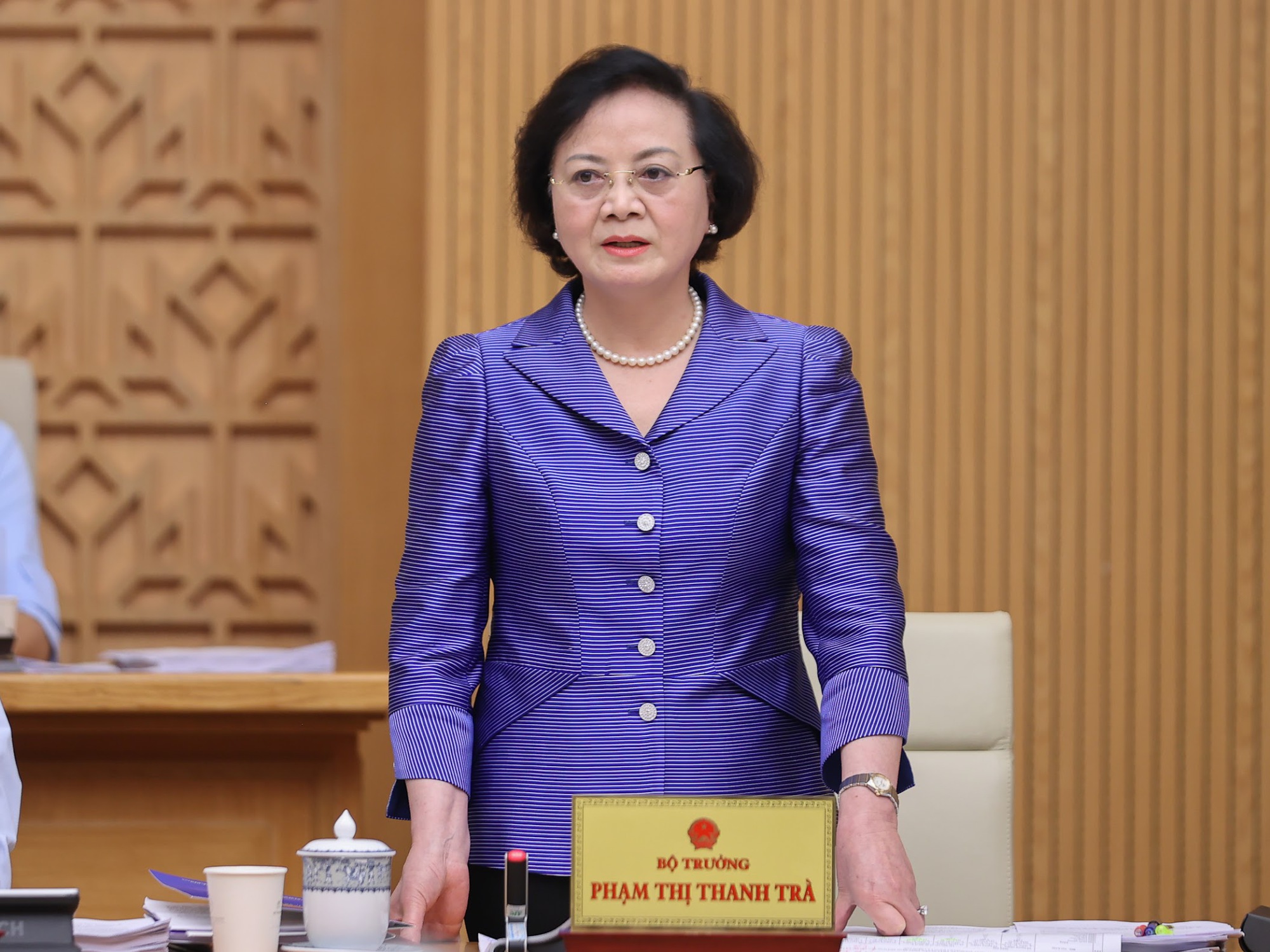 Báo cáo Bộ Chính trị: Đề xuất điều chỉnh 3 nhóm phụ cấp, khung vị trí việc làm- Ảnh 1. Báo cáo Bộ Chính trị: Đề xuất điều chỉnh 3 nhóm phụ cấp, khung vị trí việc làm- Ảnh 1.
