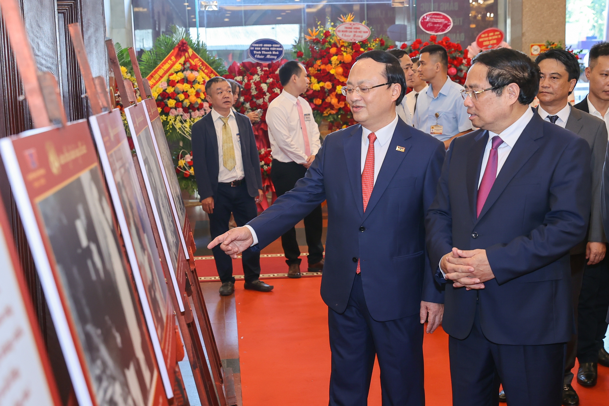 Thủ tướng: "Tiếng nói Việt Nam" luôn vang xa, bay cao, tạo động lực, truyền cảm hứng cho các thế hệ- Ảnh 9.