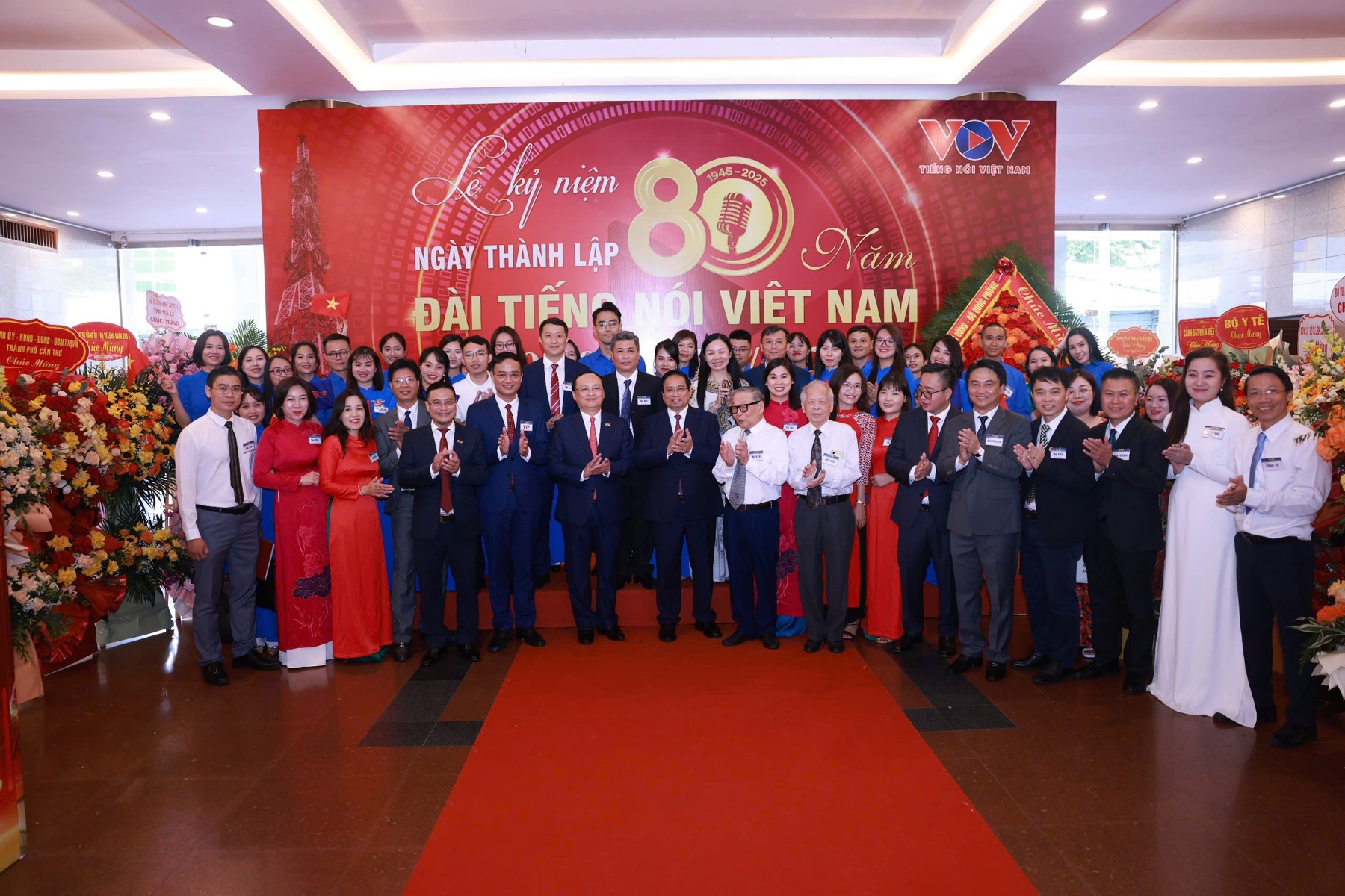 Thủ tướng: "Tiếng nói Việt Nam" luôn vang xa, bay cao, tạo động lực, truyền cảm hứng cho các thế hệ- Ảnh 8.