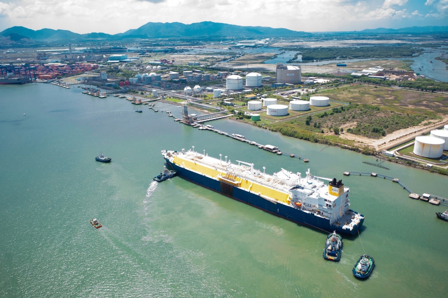 Petrovietnam: Hành trình 50 năm từ những giọt dầu đầu tiên đến tầm nhìn kiến tạo năng lượng quốc gia- Ảnh 2.